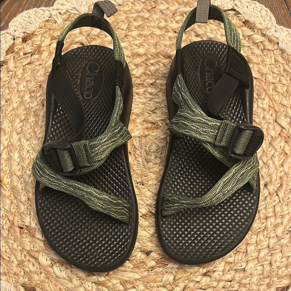 Chaco kids green sandals size 2